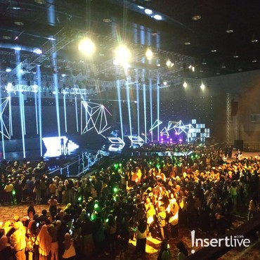 Detik-detik Jelang Konser K-Wave, Ribuan Penonton Padati Lokasi Acara