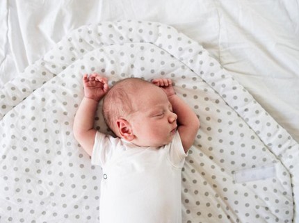 30 Nama Bayi Laki-laki dengan Arti Anugerah Selain Fathur