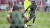 FOTO: Persiapan Akhir Jelang Indonesia vs Thailand Timnas Indonesia dan Thailand menjalani persiapan akhir di SUGBK, Senin (9/9) malam. Indonesia akan melawan Thailand pada Selasa (10/9) malam.