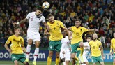 FOTO: Ronaldo Kejar Rekor Gol Ali Daei Cristiano Ronaldo mengejar rekor mantan pemain timnas Iran Ali Daei usai mencetak quattrick saat Portugal menang telak 5-1 atas Lithuania.