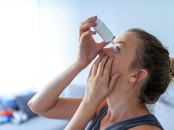 Mata Kering Harus Pakai Obat Tetes? Begini Penjelasan Dokter!
