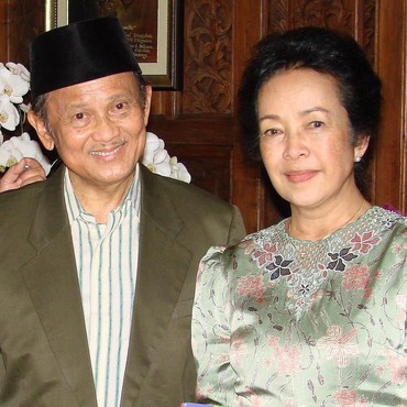 Bersatu di Keabadian, Puisi Kenangan Habibie untuk Ainun Jadi Sorotan