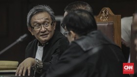 Maqdir Ismail Bakal Bawa Rp27 Miliar Tunai ke Kejagung Kamis
