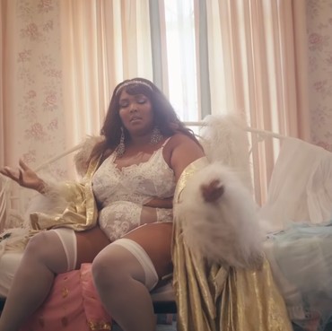 Lirik Lagu Truth Hurts - Lizzo