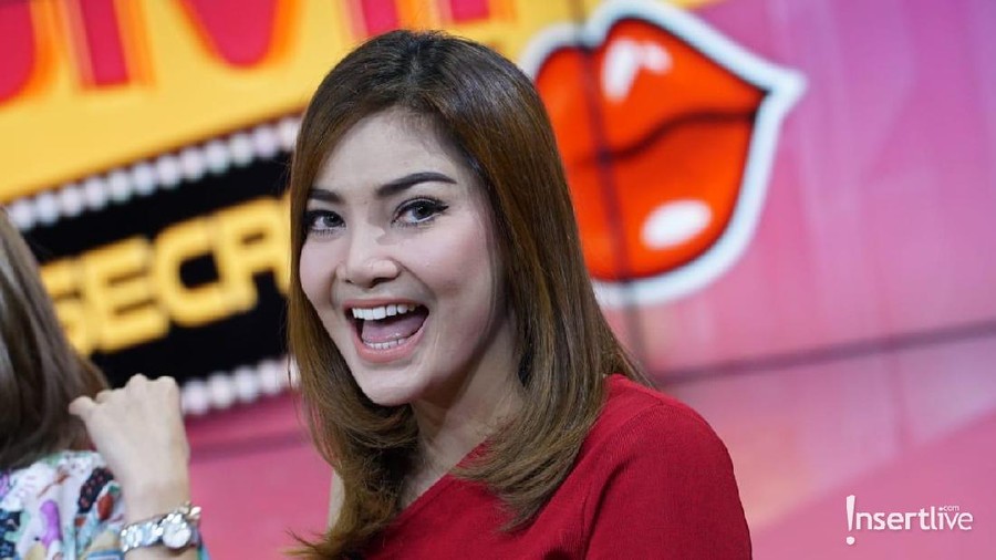 Irma Darmawangsa mengaku tak akan putuskan Irfan Sebastian meski cemburu dengan Barbie Kumalasari.