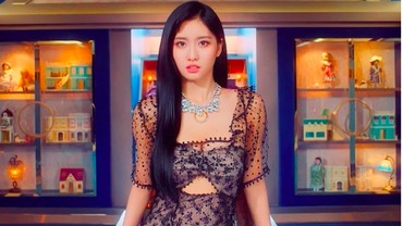 img-title Penampilan Mengejutkan Momo TWICE yang Bikin Heboh