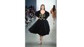 FOTO: 4 Desainer Indonesia 'Warnai' New York Fashion Week Empat desainer Indonesia unjuk gigi di ajang New York Fashion Week: The Shows, yaitu 2Madison Avenue, Yogiswari P, Ayumi, dan Julianto.