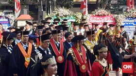 Pengukuhan Menkumham Jadi Guru Besar PTIK Dihadiri Megawati
