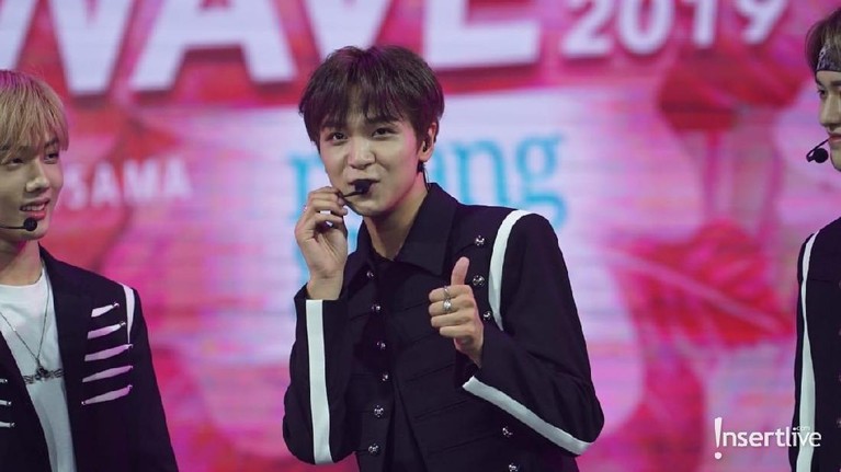 7 Potret Aegyo NCT Dream yang Buat NCTzen Histeris Aegyo NCT Dream di Korean Wave 2019 ini buat NCTzen berteriak histeris. Mau lihat aksi aegyo mereka?