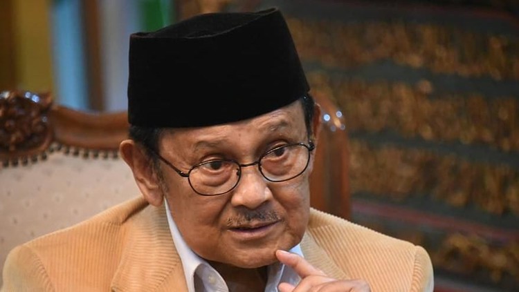 Presiden ke-3 RI BJ Habibie meninggal dunia setelah mengalami gagal jantung.