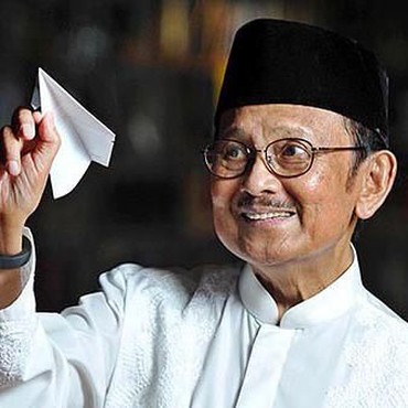 Rencana Ridwan Kamil Pakai Nama BJ Habibie untuk Bandara Jawa Barat