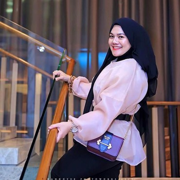 Jedun Hidup di Istana Rp42 Miliar, Bunda Sarita Jual Rumah