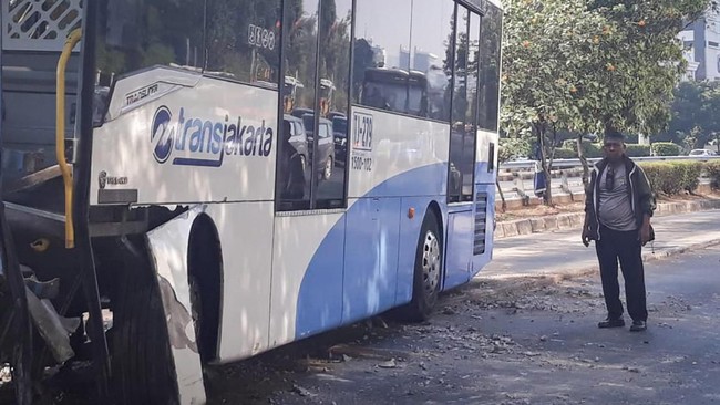 Kepolisian masih menggali data usai bus Transjakarta menabrak pospol di Jalan Mayjen Sutoyo, Jakarta Timur.