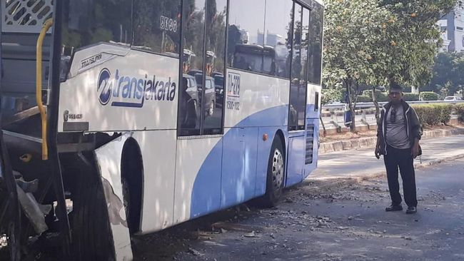 Transjakarta Bus Hits Pedestrian to Death in South Jakarta