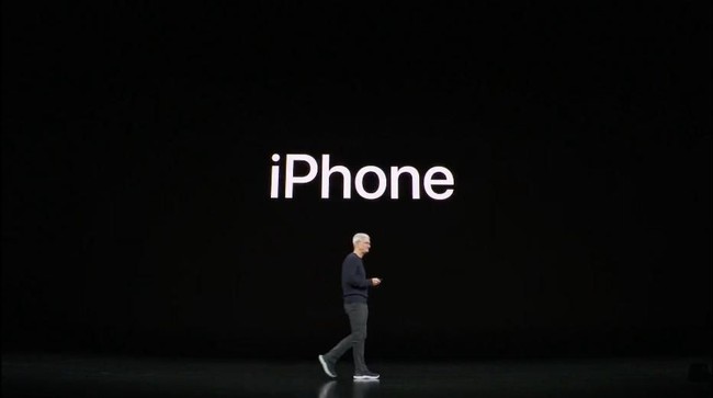 Selama ini Apple hanya menyertakan earphone kabel biasa dalam tiap ponsel iphone yang dijual di pasar.