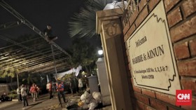 Mensesneg Sambangi Rumah Duka Bahas Pemakaman BJ Habibie