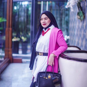 Ini Dia Suami Pertama Sarita Abdul Mukti yang Ganteng & Blasteran Jerman