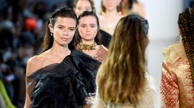 'Oleh-oleh' Desainer Indonesia dari New York Fashion Week