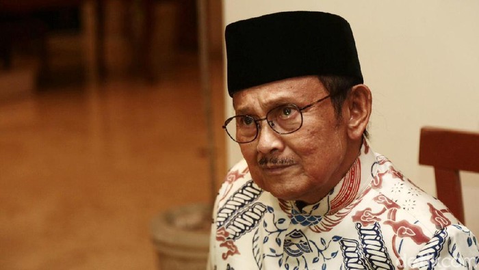 BJ Habibie saat promo film 'Rudy Habibie'.