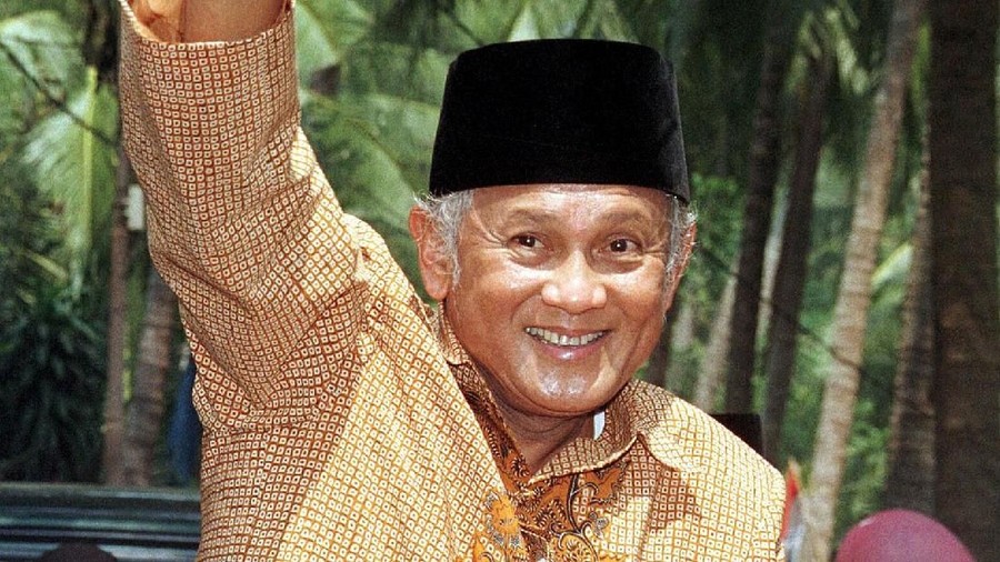 Kenangan Masa  Kecil  BJ Habibie Berhenti Nangis Setelah 