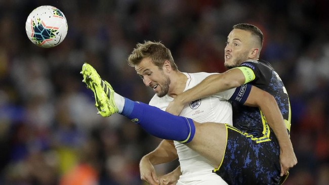 Pelatih timnas Inggris Gareth Southgate optimistis Hary Kane bisa melampaui rekor gol Wayne Rooney bersama The Three Lions.