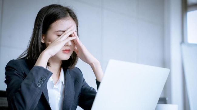 Self-diagnose atau diagnosa kesehatan mandiri melalui internet dapat menimbulkan kepanikan sampai salah penanganan medis.