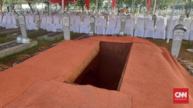 Cerita Penggali Kubur Habibie di TMP Kalibata