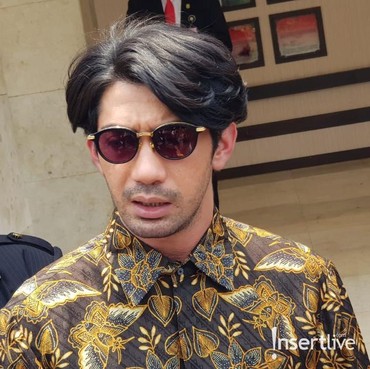 Reza Rahadian Bangga Jika Filmnya Dapat Menyentuh Hati Penonton