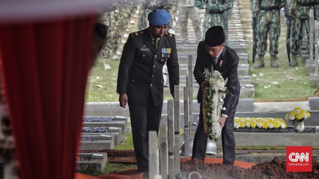 FOTO: Upacara Militer untuk BJ Habibie di TMP Kalibata