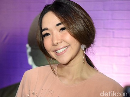 Gisel dan Gading Marten Tak Pernah Berantem, Kenapa Bisa Cerai?