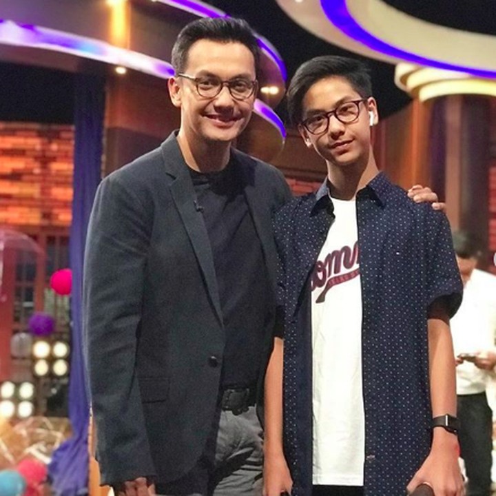Khayru yang berusia 16 tahun ini juga beberapa kali ikut Gunawan menghadiri acara talkshow sebagai bintang tamu. (Foto: Instagram @gunawan_sudrajat_real)