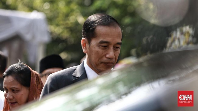 Jokowi Peringatkan Resesi Ekonomi 1,5 Tahun Mendatang Presiden Jokowi memperingatkan seluruh pihak untuk berhati-hati menghadapi ancaman resesi ekonomi dalam 1-1,5 tahun ke depan.