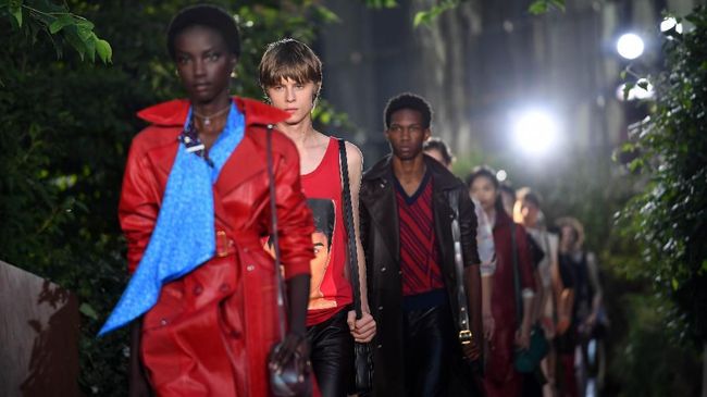 New York kini siap kembali membuka Fashion Week edisi Spring/Summer 2022 dengan live show runway nama-nama kondang.