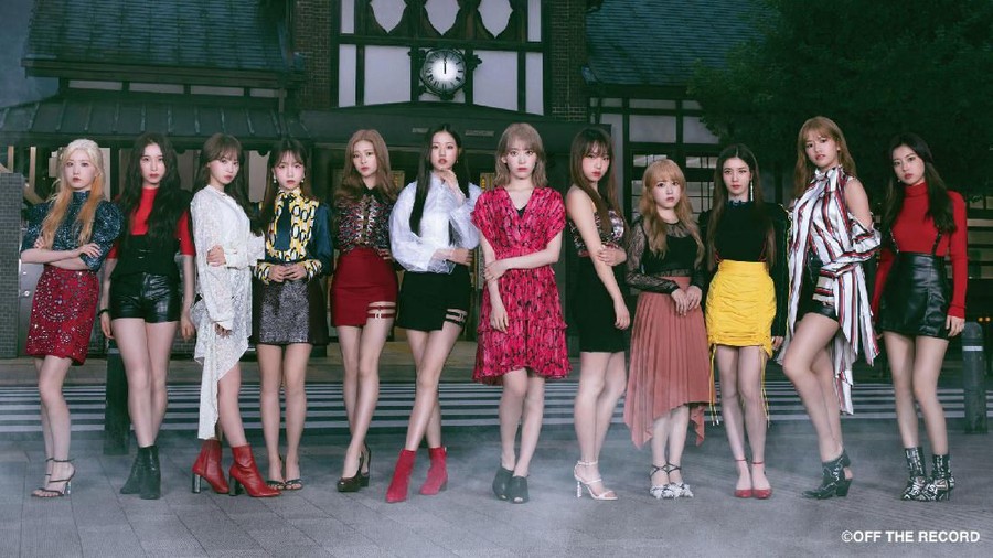 Showcase comeback girlgrup IZ*ONE batal digelar, belum diketahui penyebabnya.