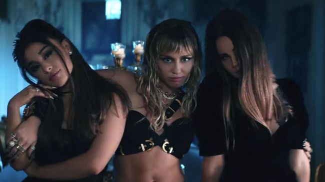 Kolaborasi Ariana-Miley-Lana untuk 'Charlie's Angels' Dirilis Ariana Grande, Miley Cyrus, dan Lana Del Rey memamerkan kekuatan wanita dalam Don't Call Me Angel yang menjadi lagu tema film Charlie's Angels terbaru.