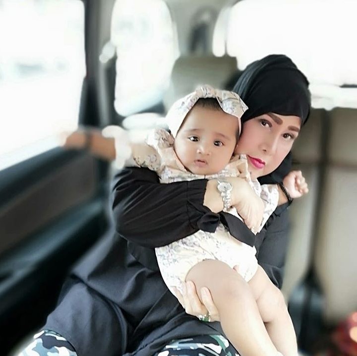 <p>Seberapa mirip Elvy Sukaesih dengan cucunya Fatimah? (Foto: Instagram/ @elvy_sukaesih)</p>