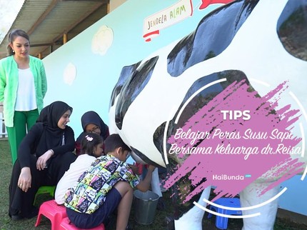 Belajar Peras Susu Sapi Bersama Keluarga dr.Reisa