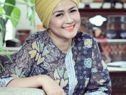 Perjalanan Karier Ria Irawan: Artis, Penyanyi hingga Sutradara