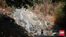 Mencari Keberadaan Air Terjun di Karawang Selatan