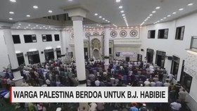 VIDEO: Ratusan Warga Palestina Doa Bersama untuk B.J. Habibie