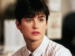 Demi Moore Sangka Ghost Gagal, Gabung Cuma Iseng