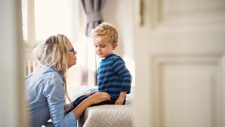 Bunda, hindari menggunakan kata 'jangan' ke anak-anak yuk! Ganti dengan kata yang lebih positif.