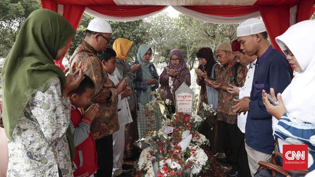 Putra pertama almarhum BJ Habibie, Ilham Akbar Habibie, mengatakan tahlilan BJ Habibie yang digelar selama 40 hari terbuka untuk publik.