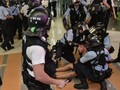 Demonstran dan Polisi Hong Kong Bentrok di Malam Natal