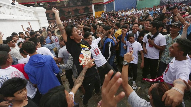 FOTO: Merayakan Akhir Musim Hujan Lewat Festival Indra Jatra