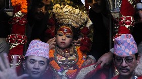 FOTO: Merayakan Akhir Musim Hujan Lewat Festival Indra Jatra