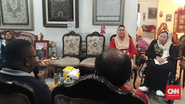 Putri Gus Dur Alissa Wahid dan Anita Wahid menyayangkan sikap Presiden RI Joko Widodo terhadap permasalahan KPK belakangan ini.