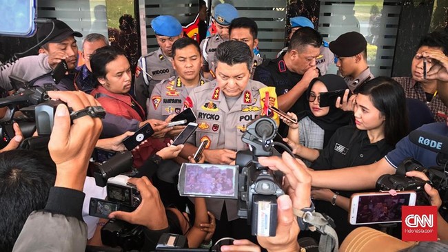 Selain maaf dari Jokowi, kuasa hukum dan keluarga juga menjamin tersangka ujaran kebencian tak melarikan diri.