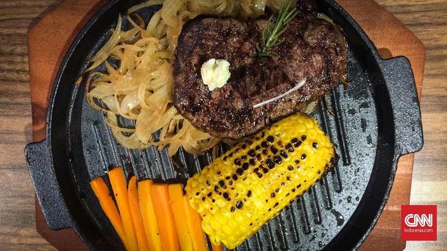 Konsep J.Steak yang merupakan restoran hasil 'tangan dingin' desainer Didiet Maulana kental dengan nuansa Jepang.