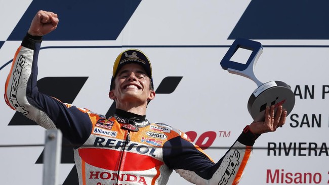 Marquez Disebut Menang MotoGP San Marino Berkat Rossi Pengamat MotoGP yang merupakan mantan manajer Valentino Rossi, Carlo Pernat, mengatakan Marc Marquez menang MotoGP San Marino berkat pebalap Yamaha tersebut.